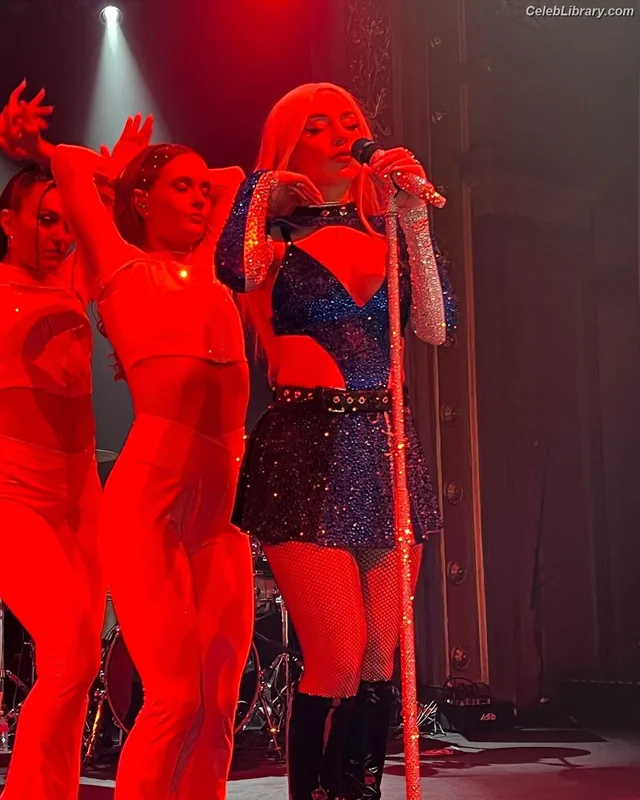 Ava Max photo 17 of 2136