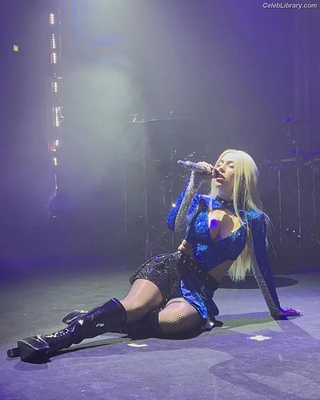 Ava Max photo 18 of 2136