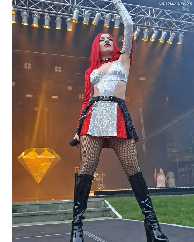 Ava Max photo 21 of 2136