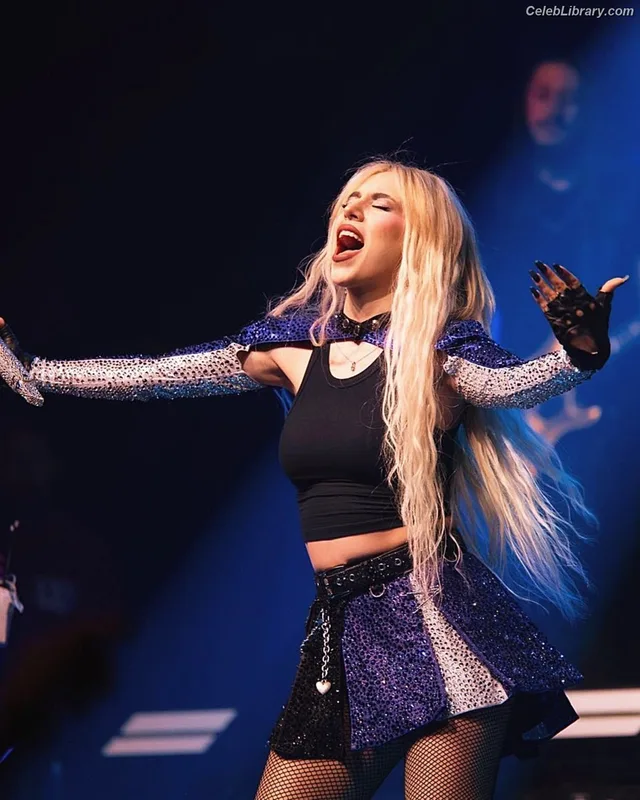 Ava Max photo 23 of 2136