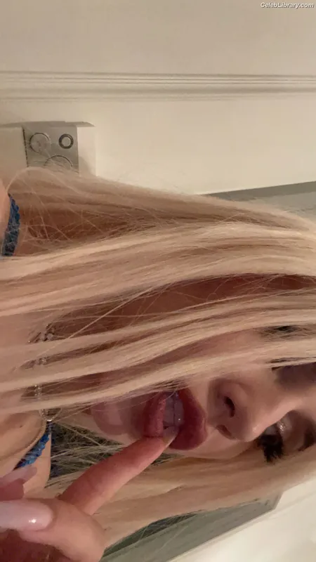 Ava Max photo 4 of 2136