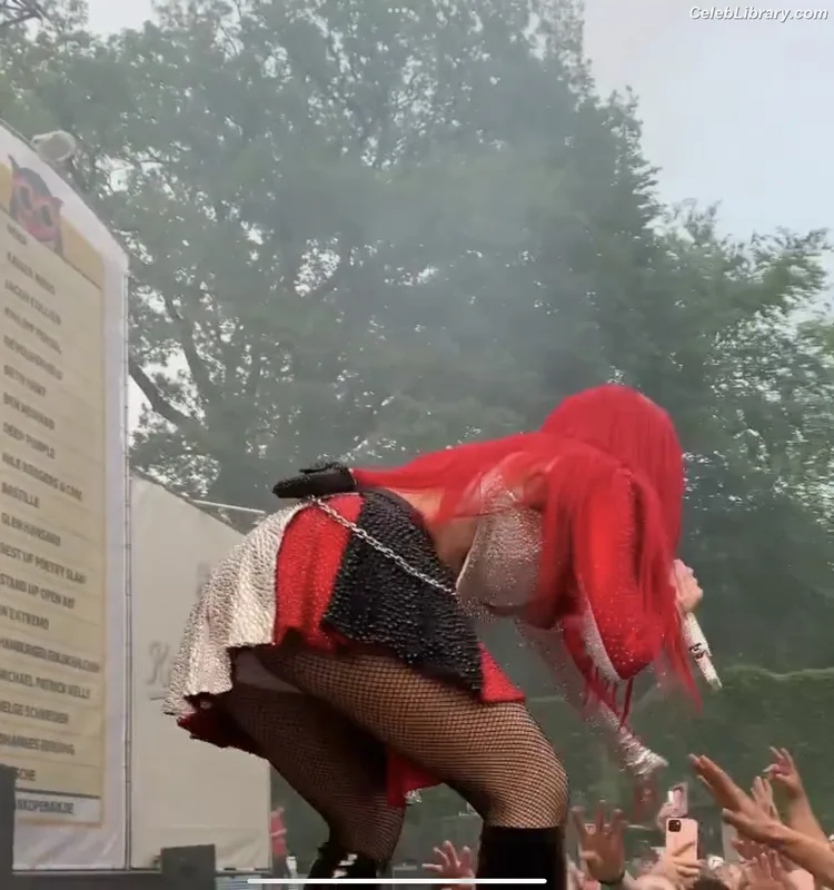 Ava Max photo 10 of 2136