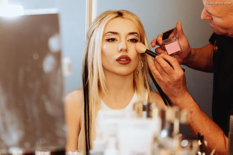 Ava Max photo 12 of 2136