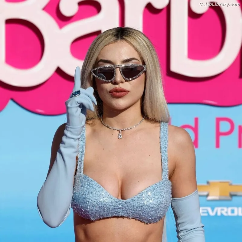 Ava Max photo 3 of 2136