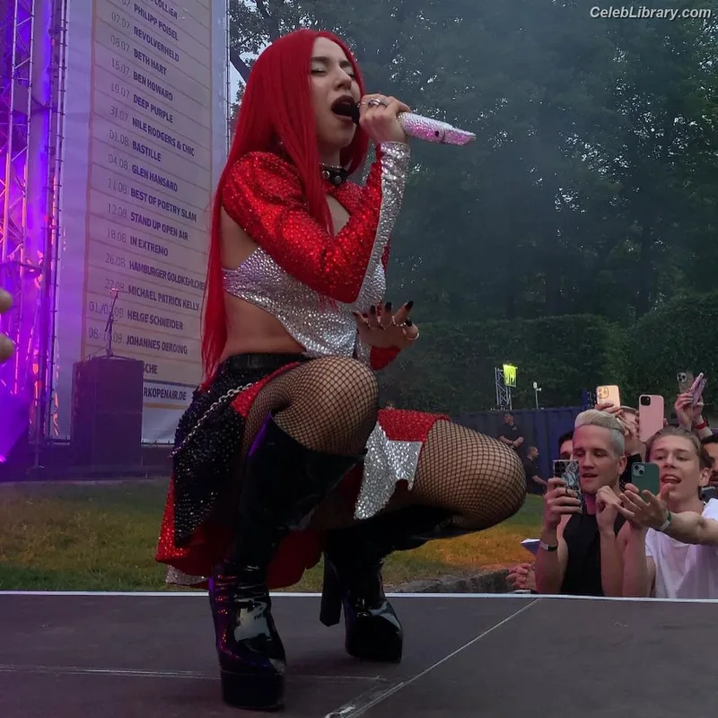 Ava Max photo 13 of 2136