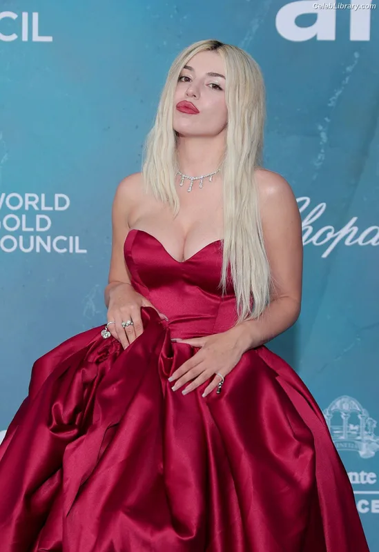 Ava Max photo 20 of 2136