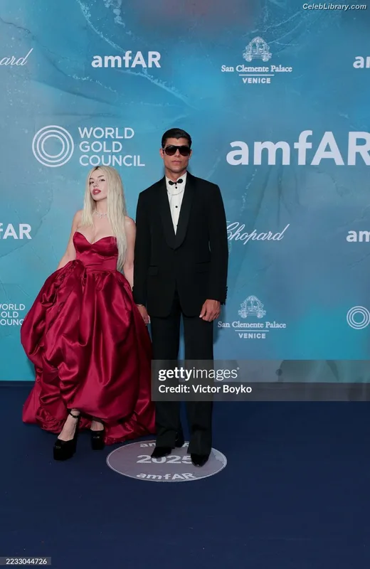 Ava Max photo 3 of 2136