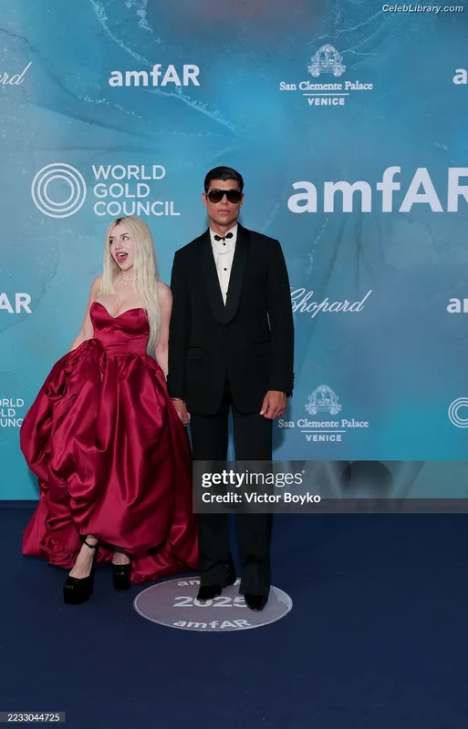 Ava Max photo 4 of 2136