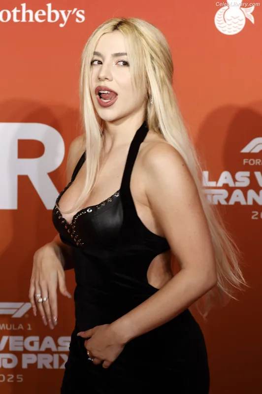 Ava Max photo 21 of 2136