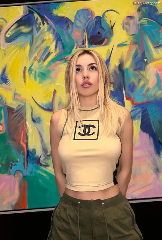 Ava Max photo 24 of 2136