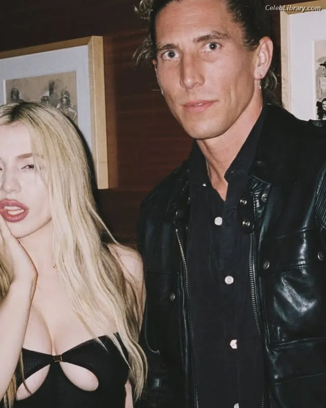 Ava Max photo 9 of 2136