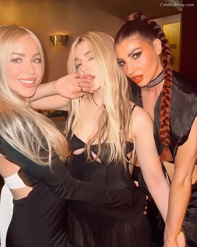 Ava Max photo 12 of 2136
