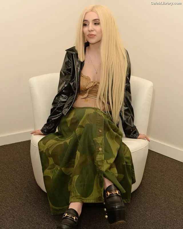 Ava Max photo 24 of 2136