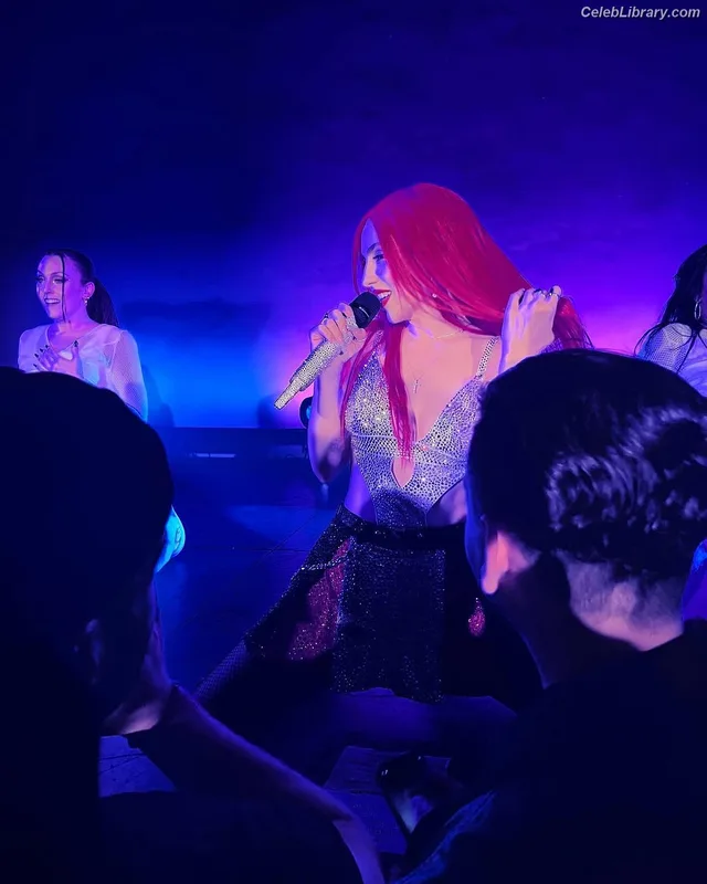 Ava Max photo 5 of 2136