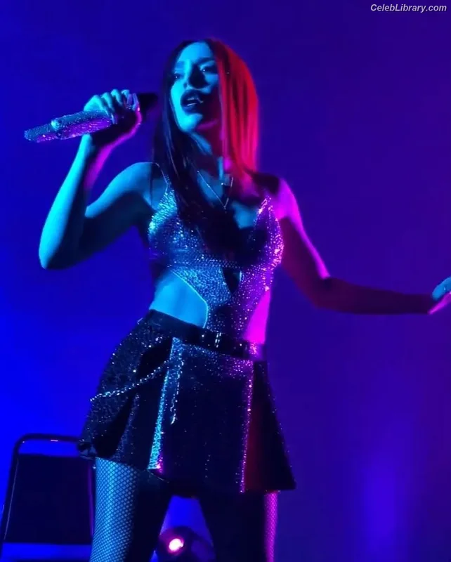 Ava Max photo 10 of 2136