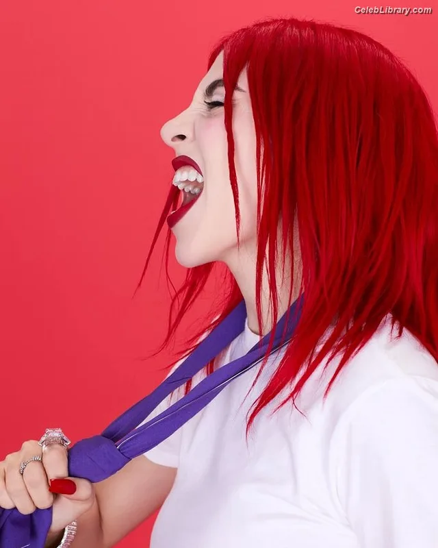 Ava Max photo 23 of 2136