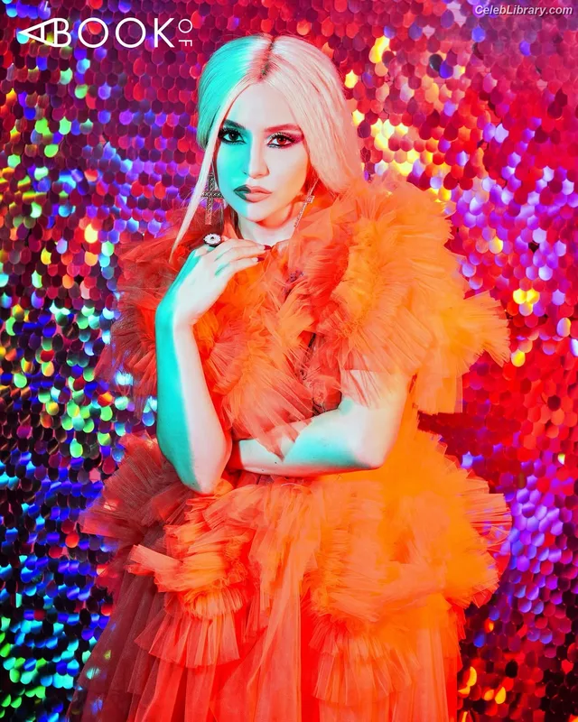 Ava Max photo 15 of 2136
