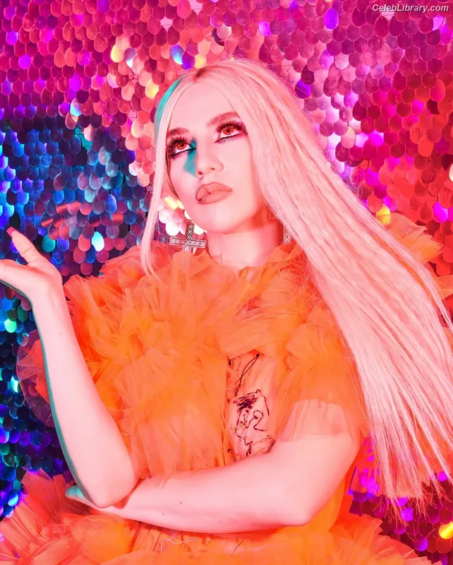 Ava Max photo 18 of 2136