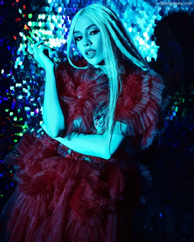 Ava Max photo 19 of 2136