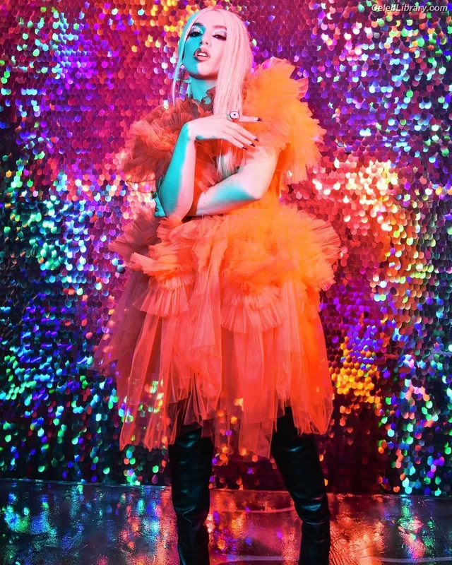 Ava Max photo 20 of 2136