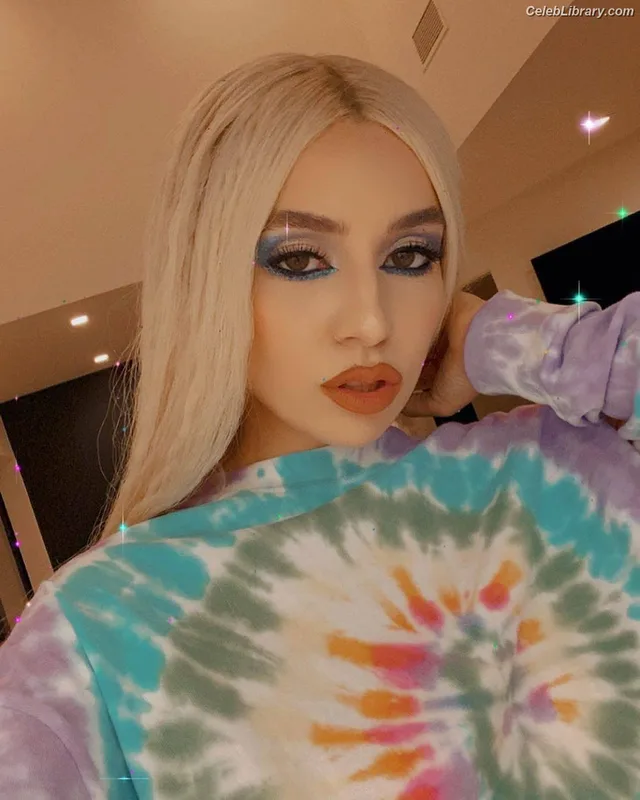 Ava Max photo 21 of 2136