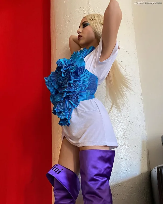 Ava Max photo 1 of 2136