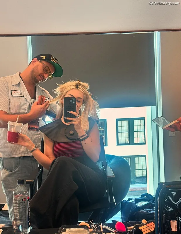 Ava Max photo 7 of 2136