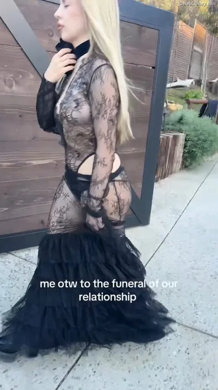 Ava Max photo 13 of 2136