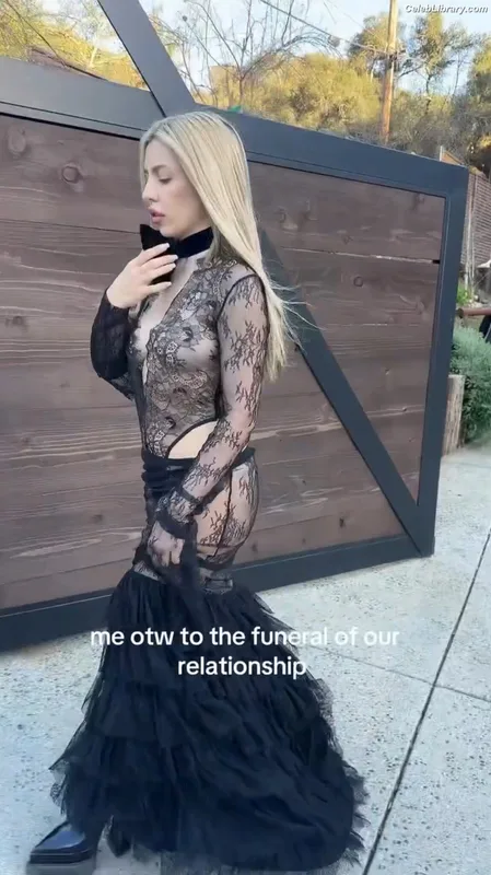 Ava Max photo 14 of 2136