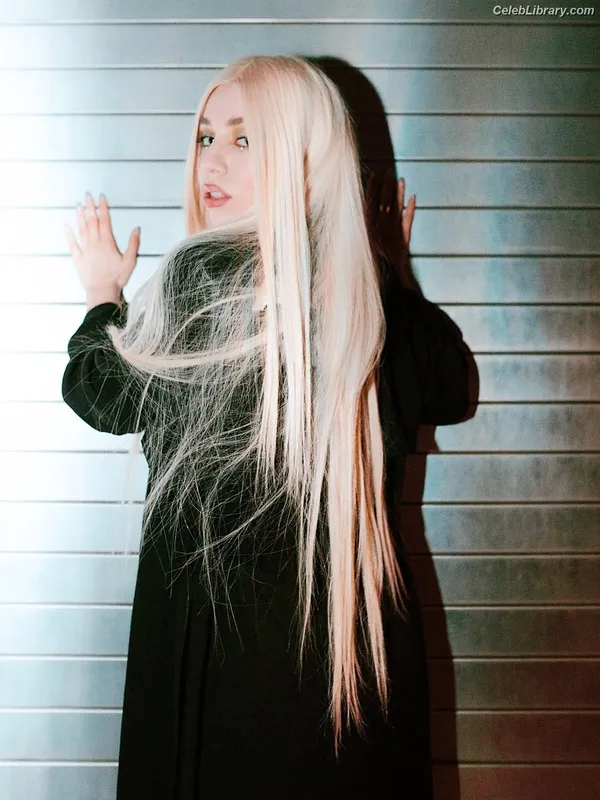 Ava Max photo 16 of 2136