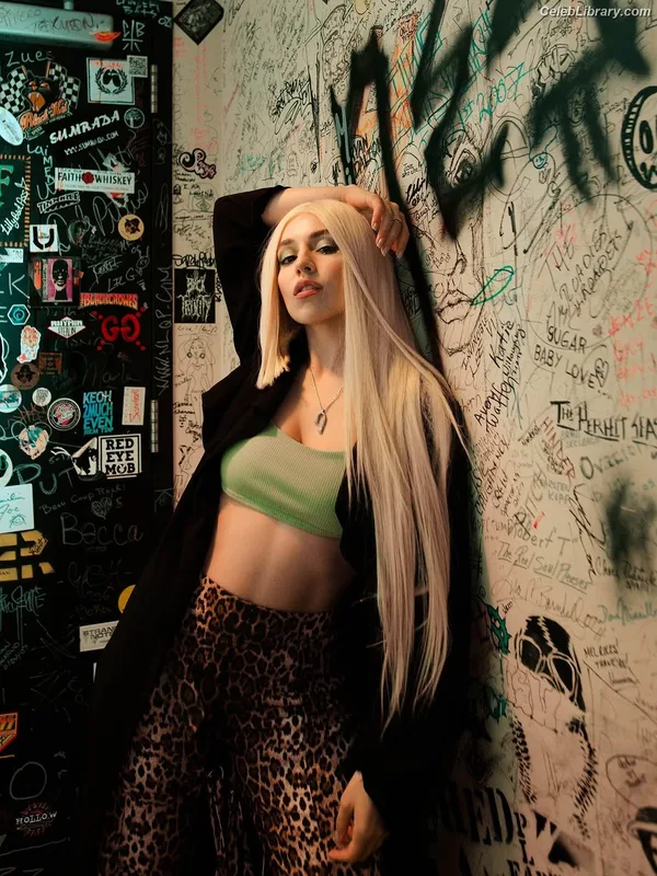 Ava Max photo 21 of 2136