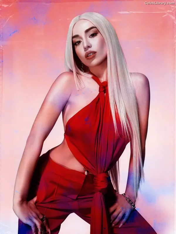 Ava Max photo 1 of 2136