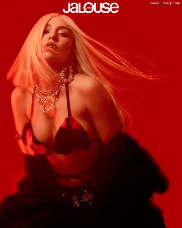 Ava Max photo 11 of 2136