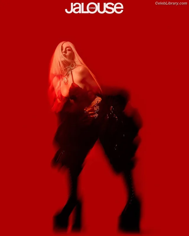 Ava Max photo 12 of 2136