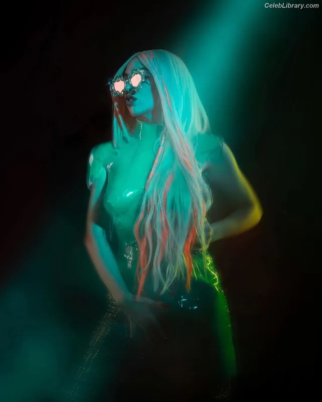 Ava Max photo 17 of 2136