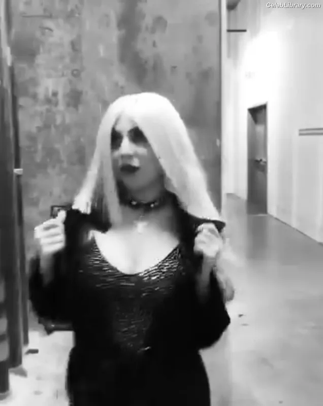 Ava Max photo 19 of 2136