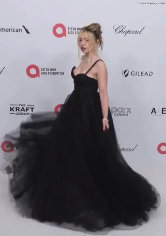 Ava Max photo 19 of 2136