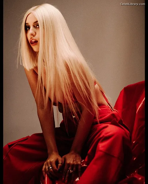 Ava Max photo 6 of 2136