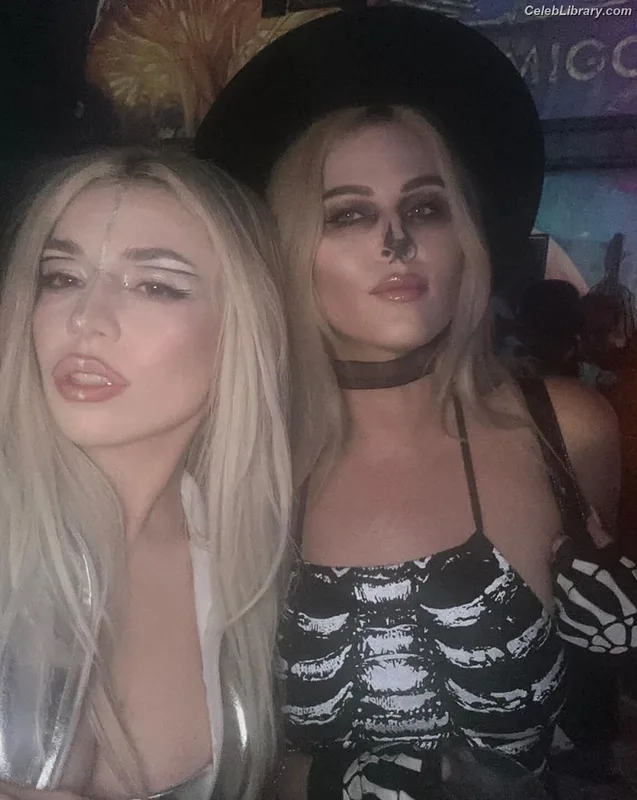 Ava Max photo 12 of 2136