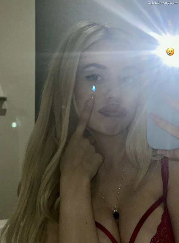 Ava Max photo 9 of 2136