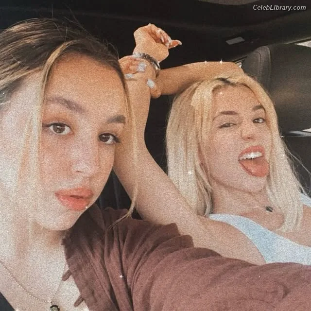 Ava Max photo 5 of 2136