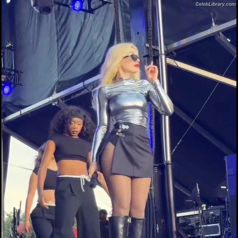 Ava Max photo 15 of 2136