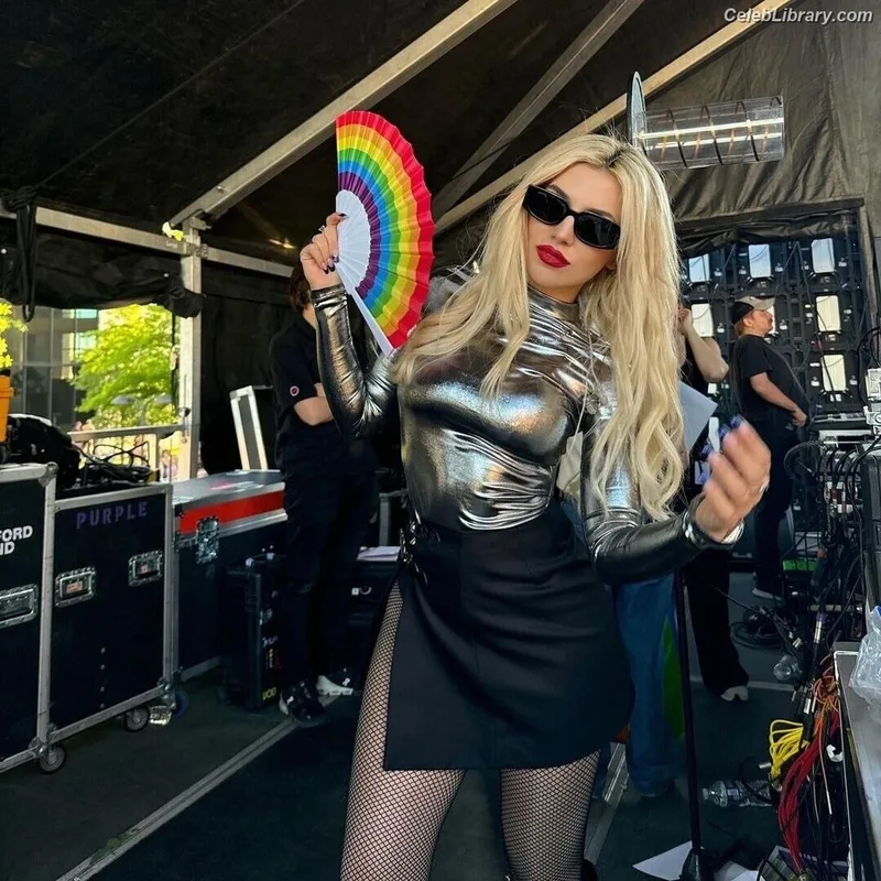 Ava Max photo 19 of 2136
