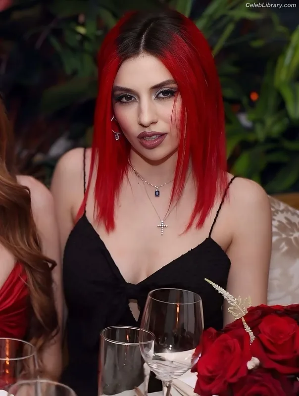 Ava Max photo 7 of 2136