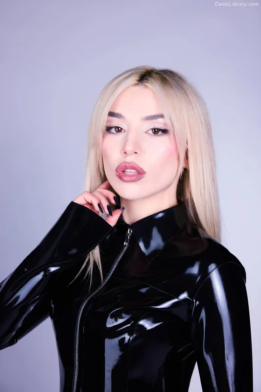 Ava Max photo 13 of 2136