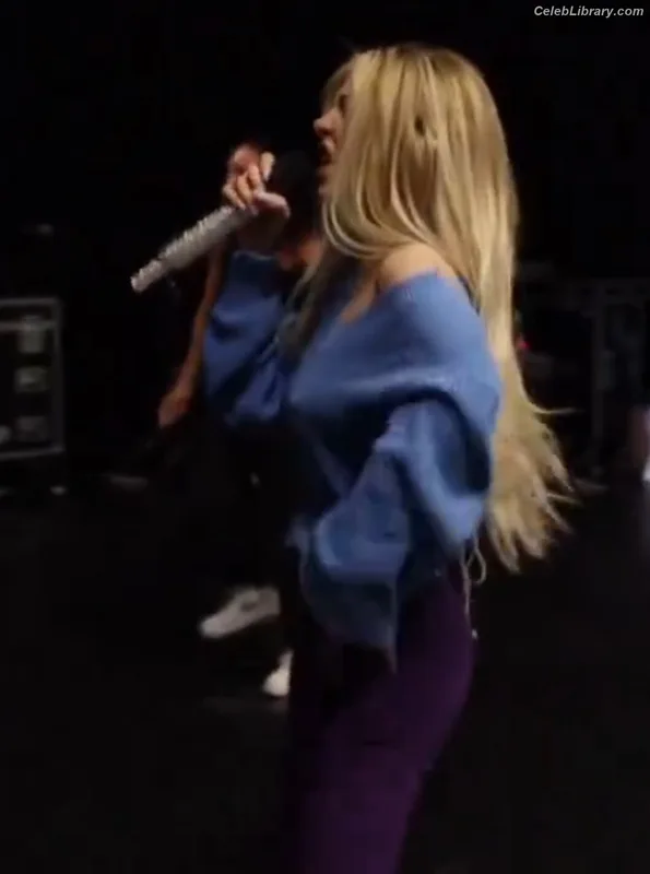 Ava Max photo 16 of 2136
