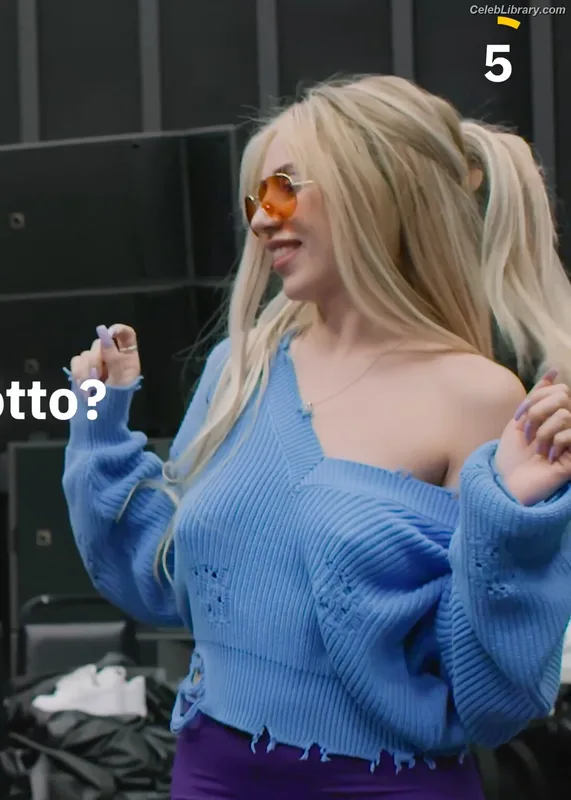 Ava Max photo 22 of 2136