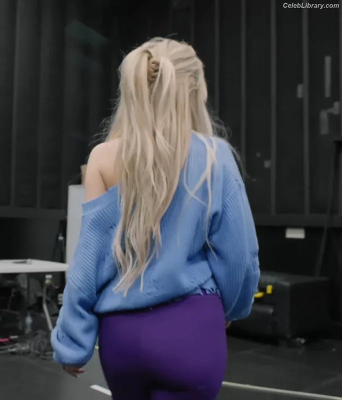 Ava Max photo 24 of 2136