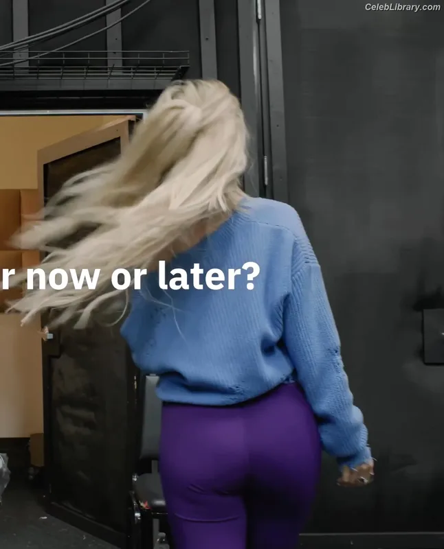 Ava Max photo 3 of 2136