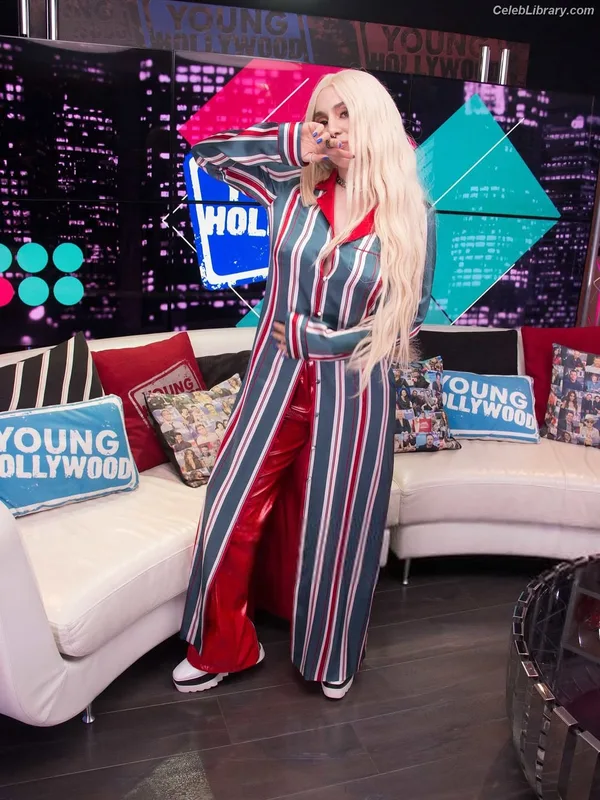 Ava Max photo 20 of 2136